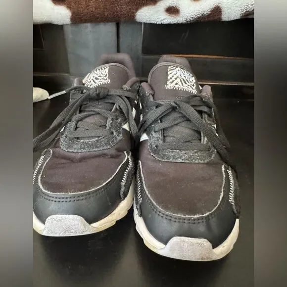 Adidas sneakers  - Picture 2 of 5